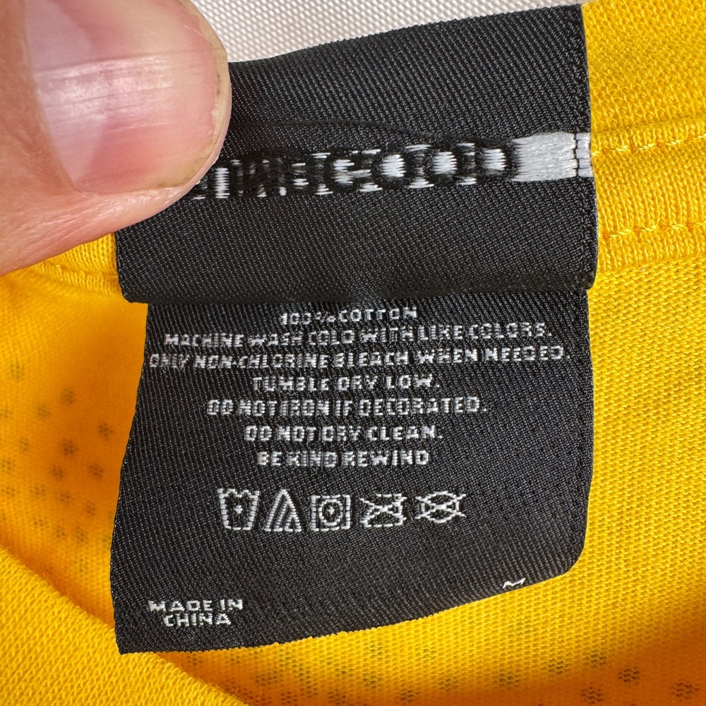 Men’s medium Yellow 'The Shining' Graphic T-Shirt - Picture 5 of 5
